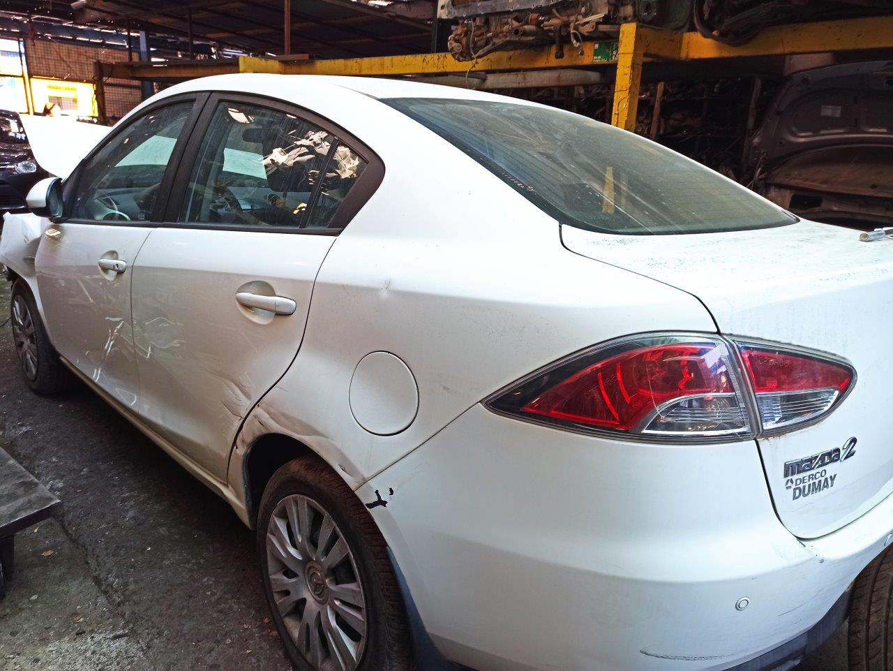 Mazda 2  USADO